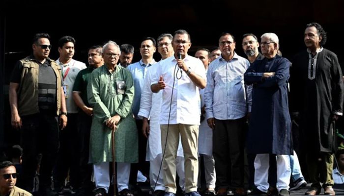 মানুষের পাশে থাকতে নেতাকর্মীদের প্রতি আহ্বান