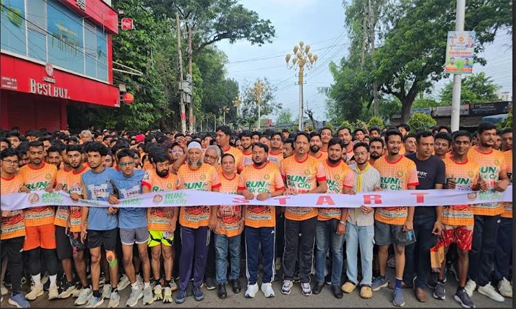 রাজশাহীতে ম্যারাথন ‘রান ফর সিল্ক সিটি’ অনুষ্ঠিত