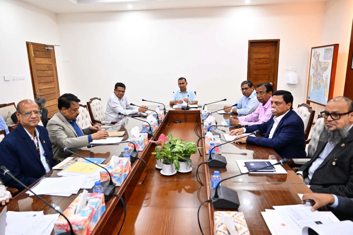 গুলশান ও ধানমন্ডিসহ রাজধানীর একাধিক লেকের দূষণ রোধে সমন্বিত উদ্যোগের নির্দেশ