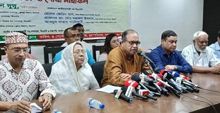 দেশে নির্বাচন বানচালের ষড়যন্ত্র হচ্ছে : দুদু
