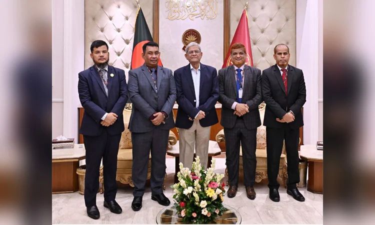 রাসায়নিক সার ও কীটনাশকের যথেচ্ছ ব্যবহার রোধে কৃষকদের সচেতন হতে হবে