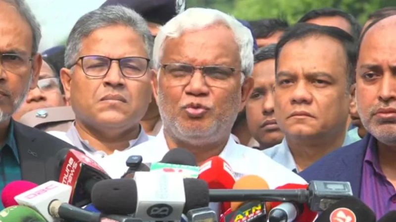 গুজবে কান না দেওয়ার আহ্বান ডা. জাহিদের