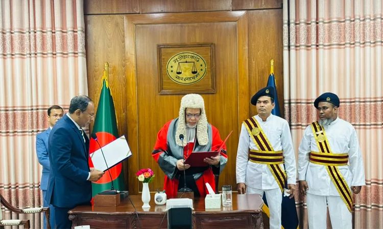 শপথ নিলেন পিএসসির চেয়ারম্যান অধ্যাপক ড. মোহাম্মদ নাজমুজ্জামান ভূঁইয়া