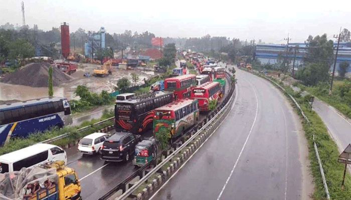 ঢাকা-টাঙ্গাইল মহাসড়কে ৫৫ কিলোমিটার যানজট