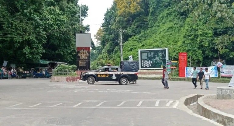 থমথমে পরিস্থিতি বিরাজ করছে  চবি ক্যাম্পাস
