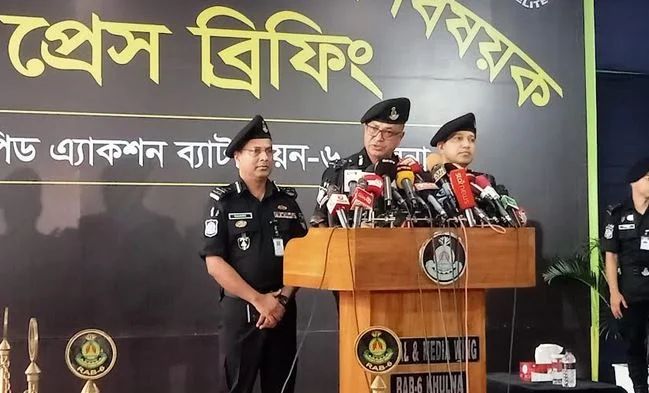 অবৈধ অস্ত্র উদ্ধারে দেশব্যাপী বিশেষ অভিযান শুরু : র‌্যাব মহাপরিচালক