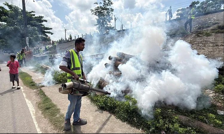 ডেঙ্গু প্রতিরোধে বরিশালে বিশেষ পরিচ্ছন্নতা অভিযান
