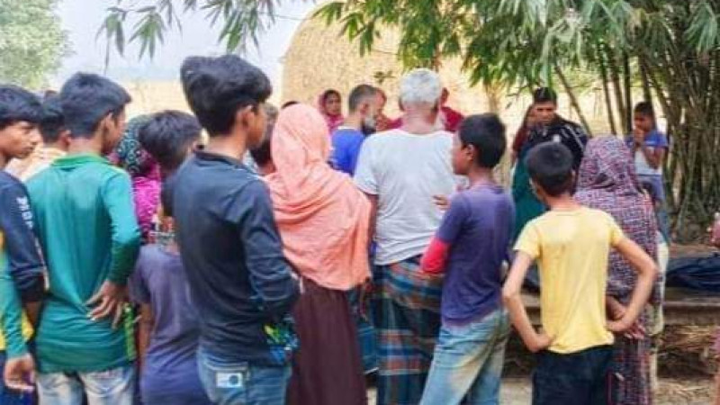 নওগাঁয় বিআরটিসি বাস- মোটরসাইকেল সংঘর্ষে স্কুল ছাত্রের মৃত্যু
