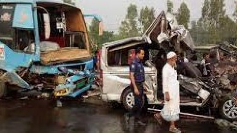 এপ্রিলে সারাদেশে সড়ক দুর্ঘটনায় নিহত ৫৪৩