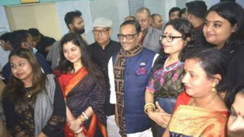 এমপি মৃনাল কান্তি দাসের মাতার শ্রাদ্ধে সর্বস্তরের মানুষের ঢল