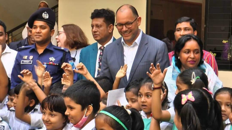 নারায়ণগঞ্জে যুক্তরাষ্ট্রের রাষ্ট্রদূত পিটার ডি হাস