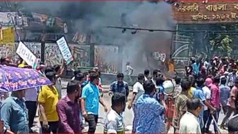 মিরপুরে বিএনপি-ছাত্রলীগ সংঘর্ষ, ধাওয়া-পাল্টা ধাওয়া
