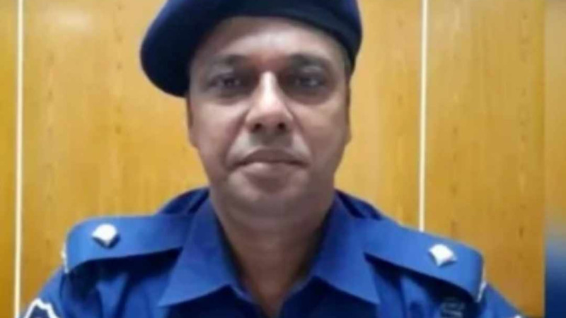 নারীর কাছে ৫ লাখ টাকা চাঁদা দাবি করলেন চারঘাট থানার ওসি