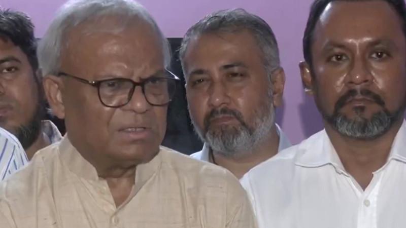 দেশের আদালত আজ প্রধানমন্ত্রীর শাড়ির আঁচলে বন্দি : রিজভী