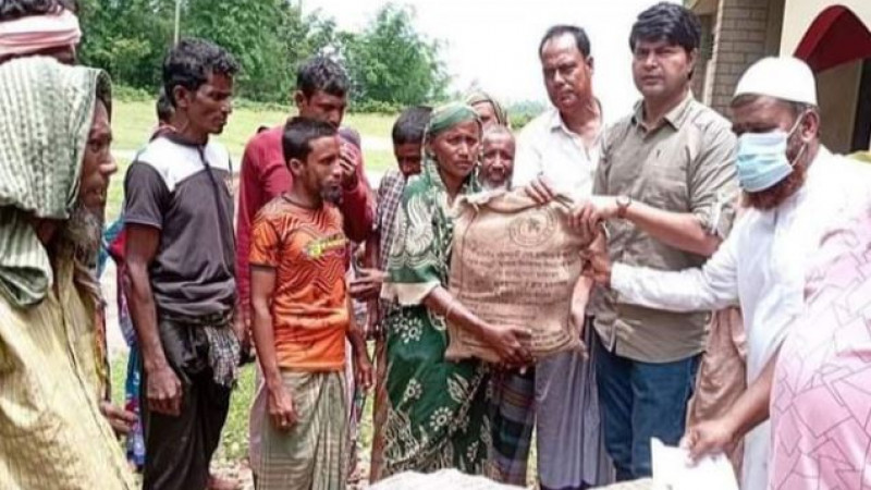 এক সপ্তাহের খাবার পেল বন্যার্ত শতাধিক পরিবার