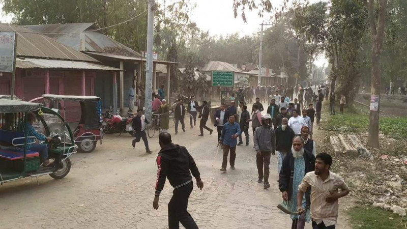 আওয়ামীলীগের শান্তি সমাবেশ ও বিএনপির পদযাত্রাকে কেন্দ্র করে সংঘর্ষ