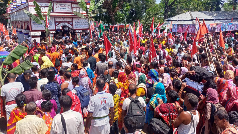 মোরেলগঞ্জে গোপাল চাঁদ মেলায় হাজারো ভক্তের ঢল