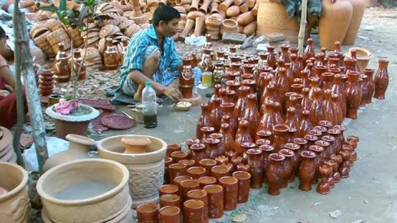 ভালো নেই ধামরাইয়ের মৃৎ শিল্পীরা