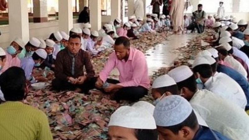 মসজিদের দানবাক্সে মিলল প্রায় ৪ কোটি টাকা