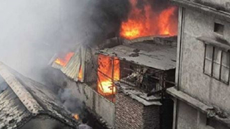 চকবাজার আগুন: হোটেল মালিক গ্রেপ্তার