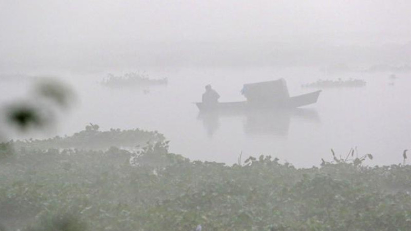 শীতের মধ্যে বৃষ্টির আভাস