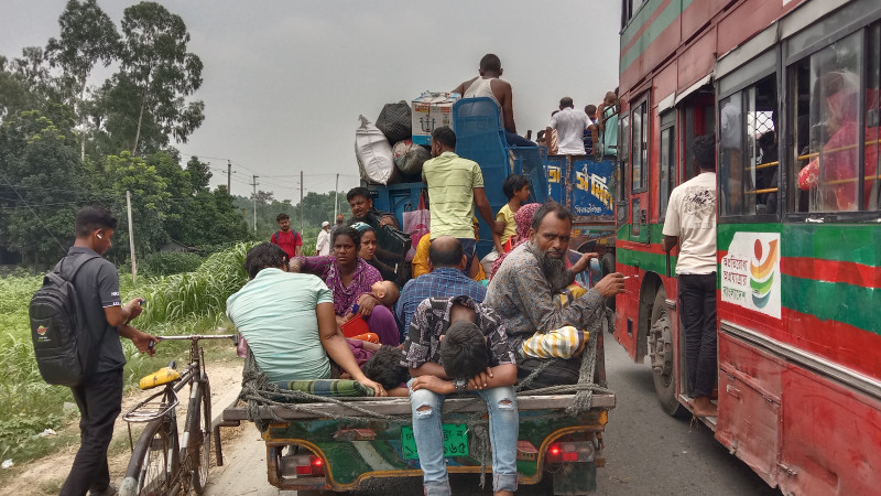 যমুনা সেতুর সংযোগ সড়কে যানবাহনের চাপ