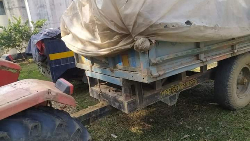 নেত্রকোনায় ১৭০ বস্তা ভারতীয় চিনিসহ আটক ২