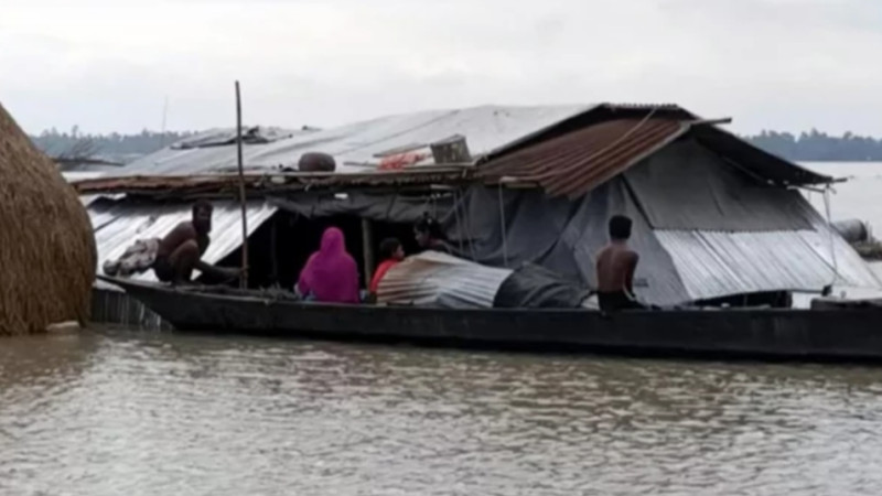 কুড়িগ্রামে ৪১ ইউনিয়নে লক্ষাধিক মানুষ পানিবন্দী