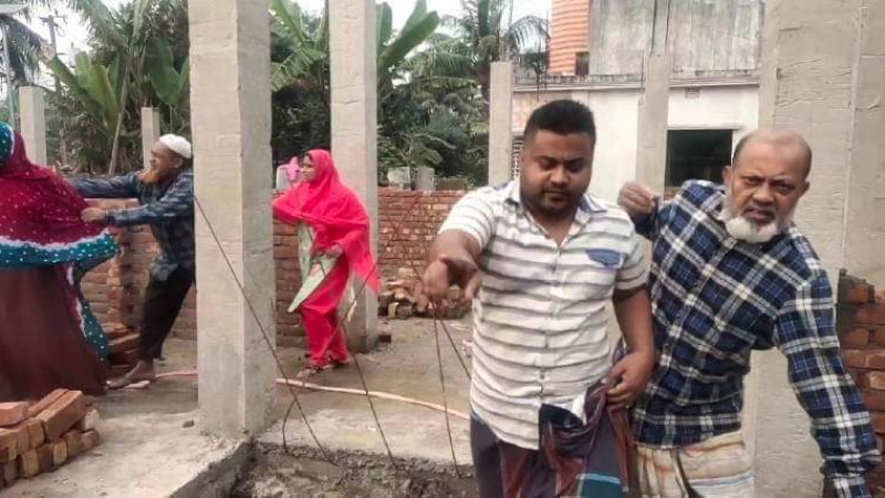 কুমিল্লায় সাংবাদিকের ওপর হামলা; ক্যামেরা  ছিনতাই