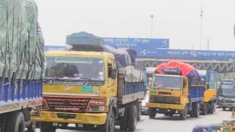 ঢাকা-টাঙ্গাইল-বঙ্গবন্ধু সেতু মহাসড়কে যানবাহনের চাপ বেড়েছে