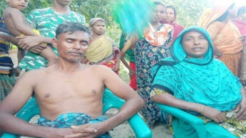 নওগাঁয় এনজিও কর্মকর্তা পরিচয়ে গৃহবধূর ৬০ হাজার টাকা ছিনতাই