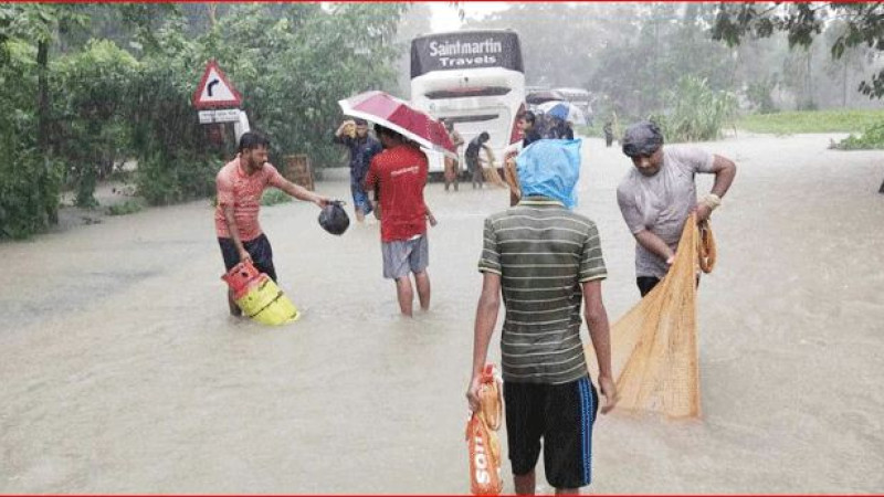 তলিয়ে গেছে চট্টগ্রাম-কক্সবাজার মহাসড়ক