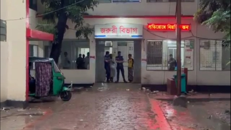 নরসিংদীতে ট্রাক ও মাইক্রোবাসের সংঘর্ষ; নিহত ৭ আহত ৪