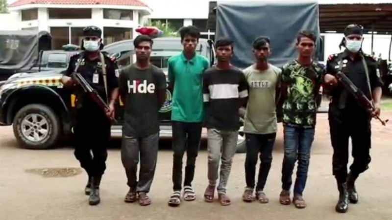 রূপগঞ্জে রিভলবারসহ ‘ডেঞ্জার গ্রুপে'র পাঁচ জন গ্রেফতার