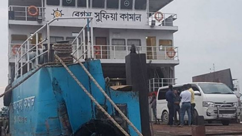 পদ্মায় দুই ফেরির সংঘর্ষে নিহত এক, আহত ১৫