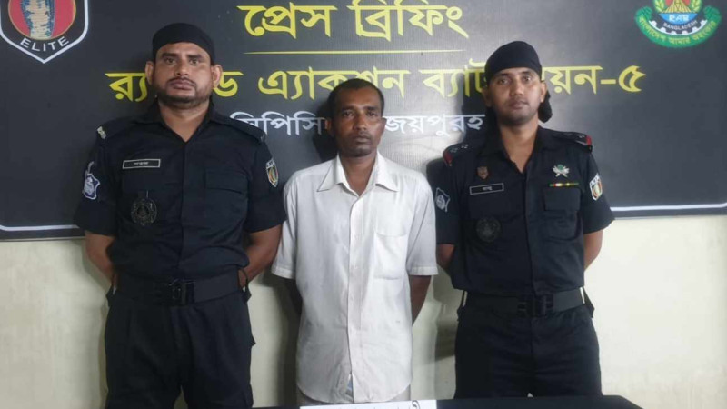 স্ত্রীকে চাকু মেরে হত্যা, অভিযুক্ত স্বামীকে আটক করেছে র‌্যাব