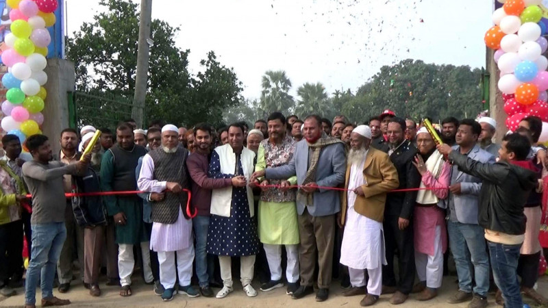 নওগাঁয় শাহ ফতেহ আলী পরিবহনের নিজস্ব টার্মিনালের উদ্বোধন