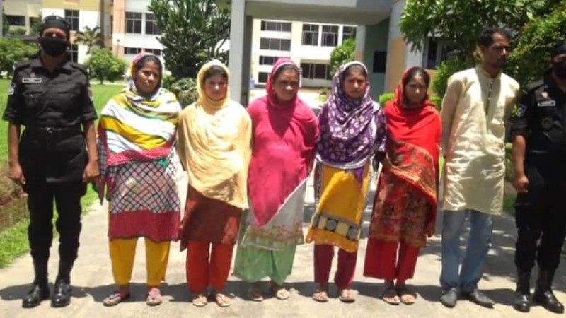 নারী পাচারকারী চক্রের ৬ জন আটক