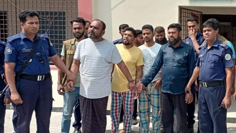 অপহরন ও ২০কোটি টাকা মুক্তিপন দাবীর পটুয়াখালীতে ৬ সহযোগীকে গ্রেফতার