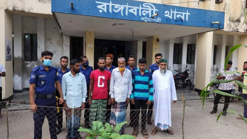 বাল্যবিয়ের দায়ে রাঙ্গাবালীতে বর-কাজীসহ পাঁচজন গ্রেফতার
