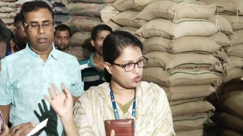 ধান চালের অবৈধ মজুতের বিরুদ্ধে অভিযান