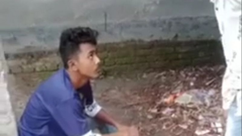 হাতীবান্ধায় ফেসবুক লাইভে এসে স্কুলছাত্রকে মারধর