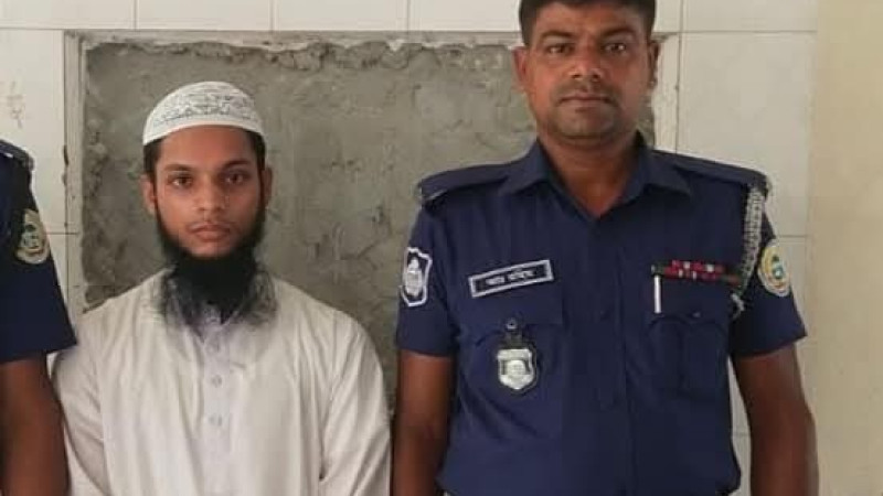 পরকীয়া ও স্বর্ণ চুরির অভিযোগে প্রবাসীর স্ত্রী ও প্রেমিক গ্রেফতার