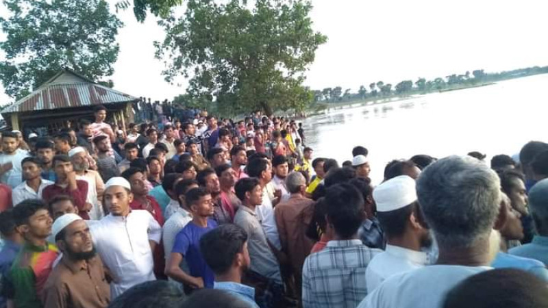 কংশ নদীতে নৌকা ডুবি, নিখোঁজ ৩