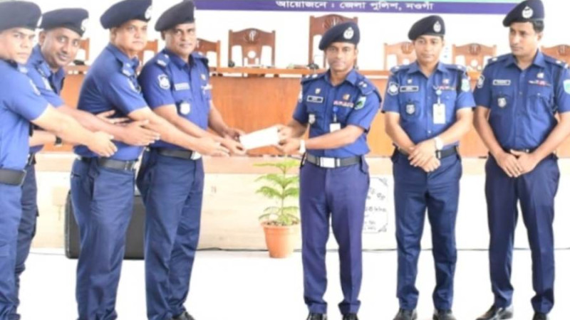 আইজিপি''র পাঠানো পুরস্কার পেলো নওগাঁর মহাদেবপুর থানা