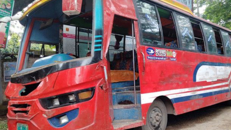 গাজীপুরে বাসচাপায় অটোচালকসহ নিহত ৫