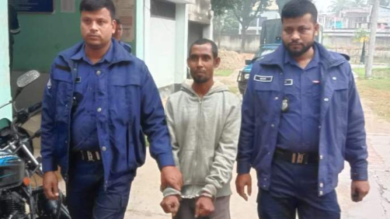 নওগাঁয় গৃহবধূকে গলাকেটে হত্যা রহস্য উদর্ঘাটন' স্বামী আটক