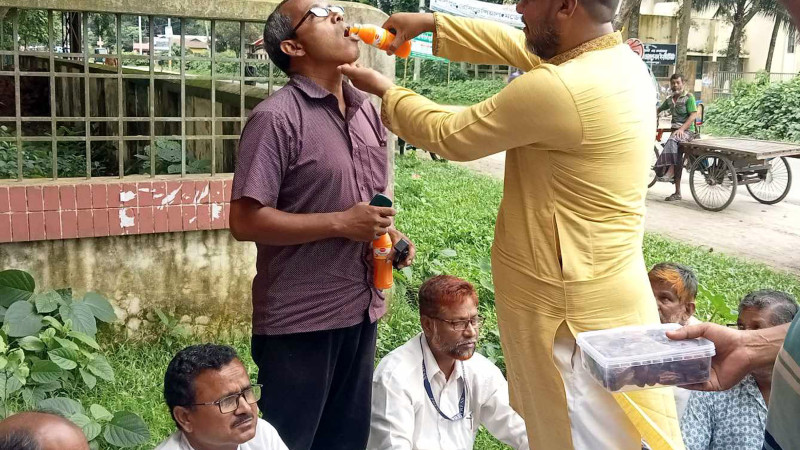 সাংবাদিক নাদিম হত্যা : আসামীদের গ্রেফতারের দাবিতে অনশন