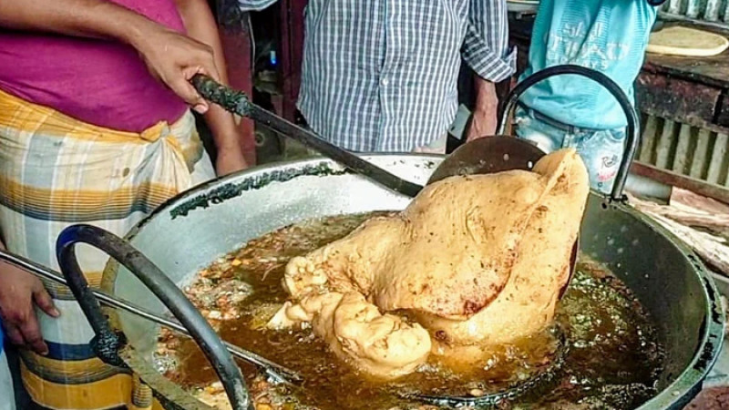সাড়া ফেলেছে চার কেজি ওজনের শিঙাড়া