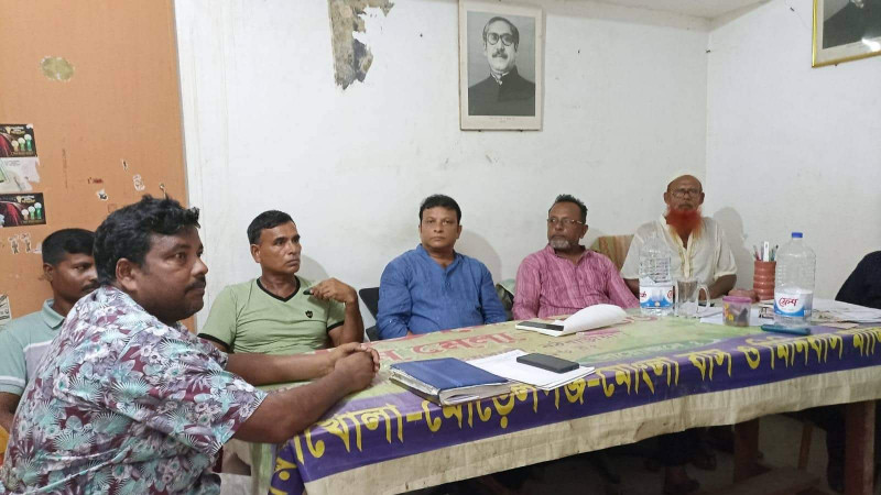 মোরেলগঞ্জ-শরণখোলা বাস মালিক সমিতির প্রতিবাদ সভা